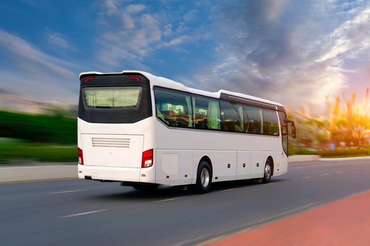 A Baretum Classic coach on the highway